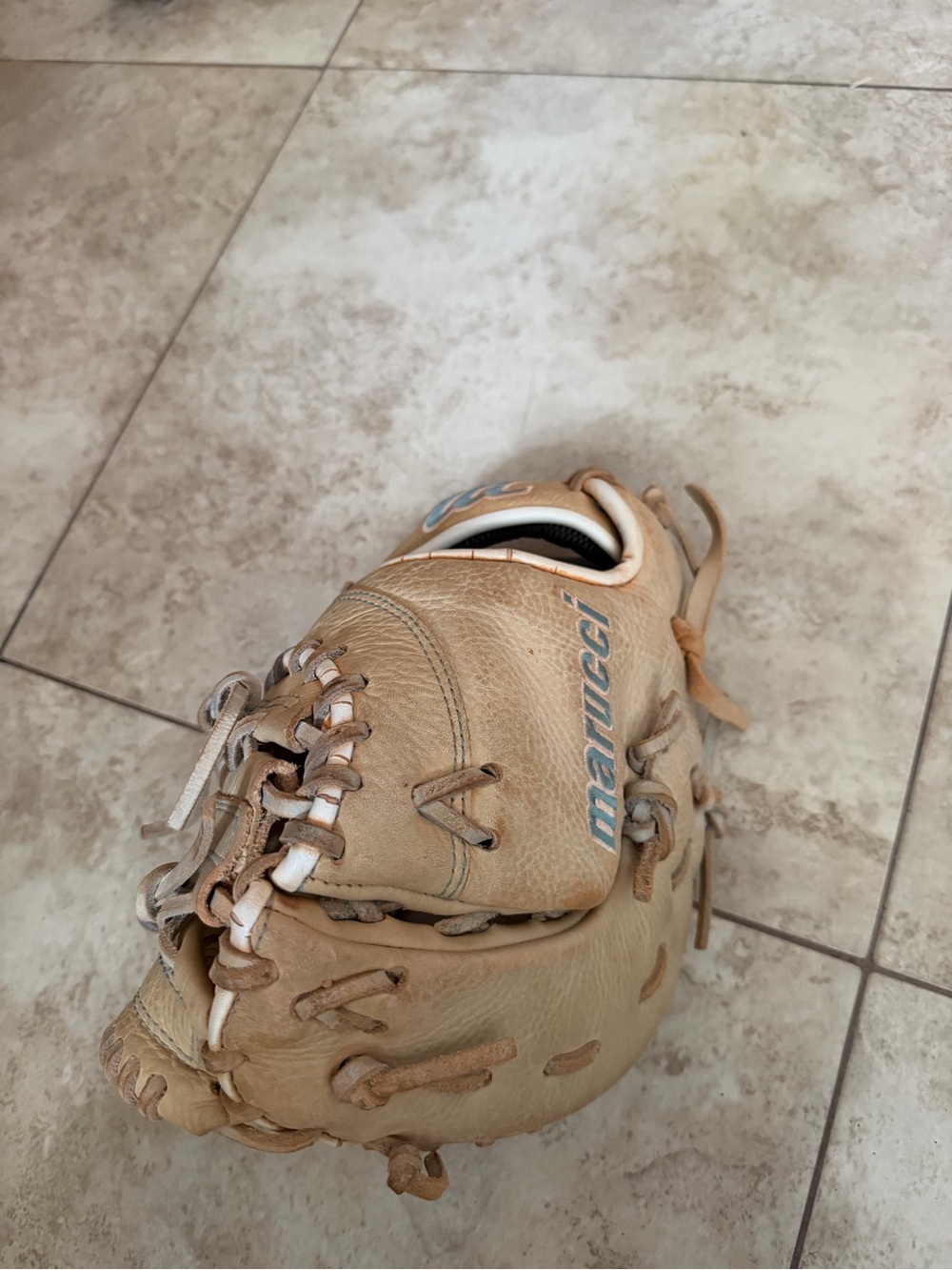 Marucci Softball First Base Glove 13 inch